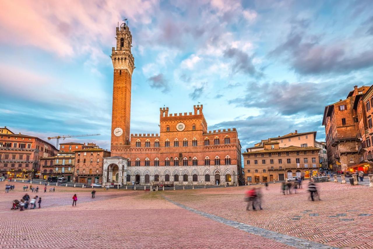 Sisters' Home - Appartamento Nel Centro Storico Con Terrazzo, Aria Condizionata E Vasca Da Bagno Siena Dış mekan fotoğraf