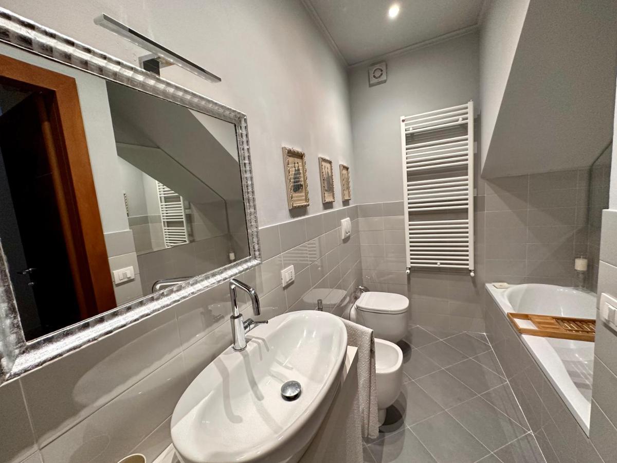 Sisters' Home - Appartamento Nel Centro Storico Con Terrazzo, Aria Condizionata E Vasca Da Bagno Siena Dış mekan fotoğraf