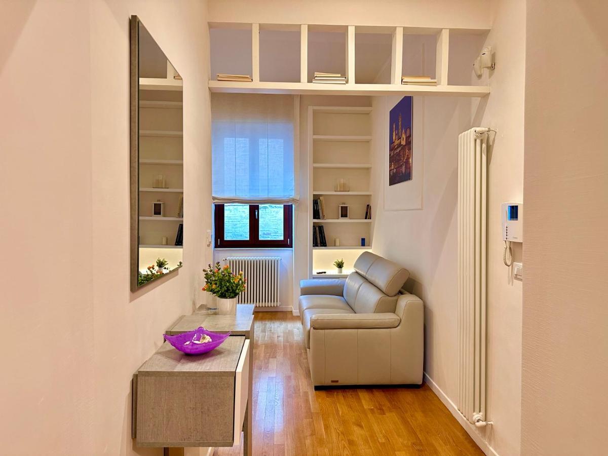 Sisters' Home - Appartamento Nel Centro Storico Con Terrazzo, Aria Condizionata E Vasca Da Bagno Siena Dış mekan fotoğraf