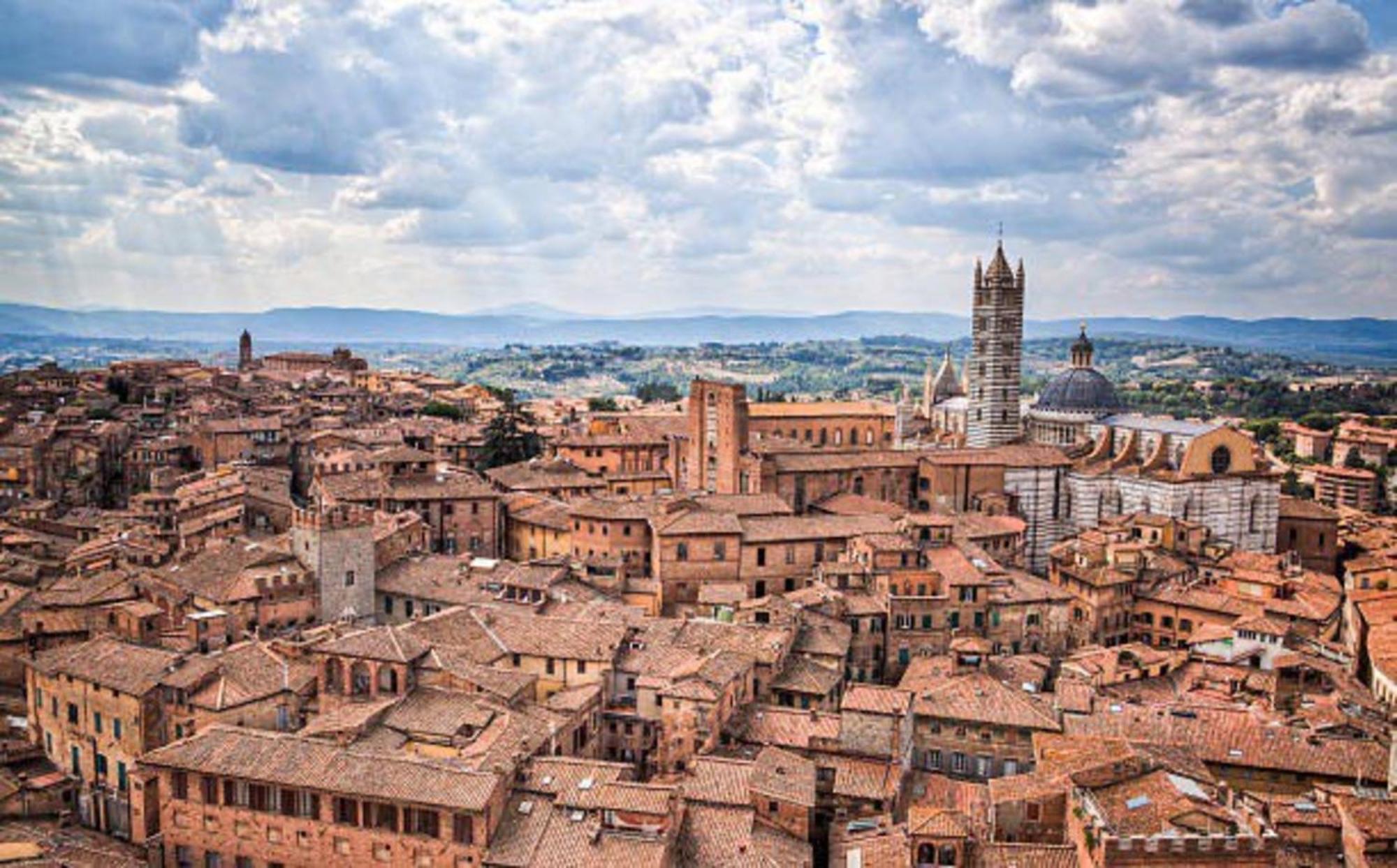 Sisters' Home - Appartamento Nel Centro Storico Con Terrazzo, Aria Condizionata E Vasca Da Bagno Siena Dış mekan fotoğraf